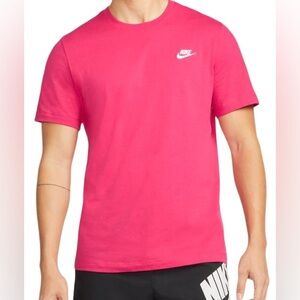Nike Sportswear Club T-Shirt | Large | Rush Pink